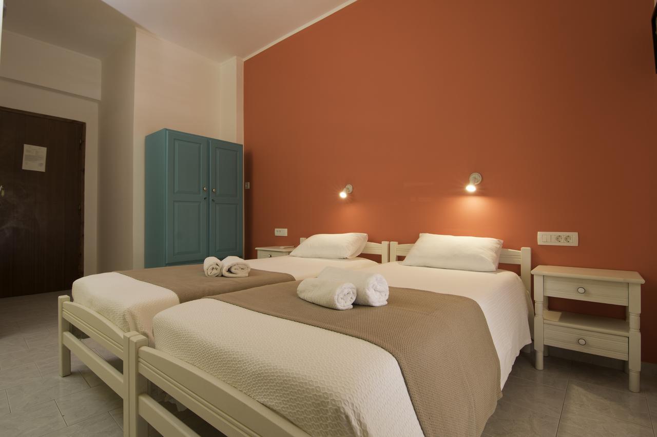 Niki Rooms Palaiochora Eksteriør billede